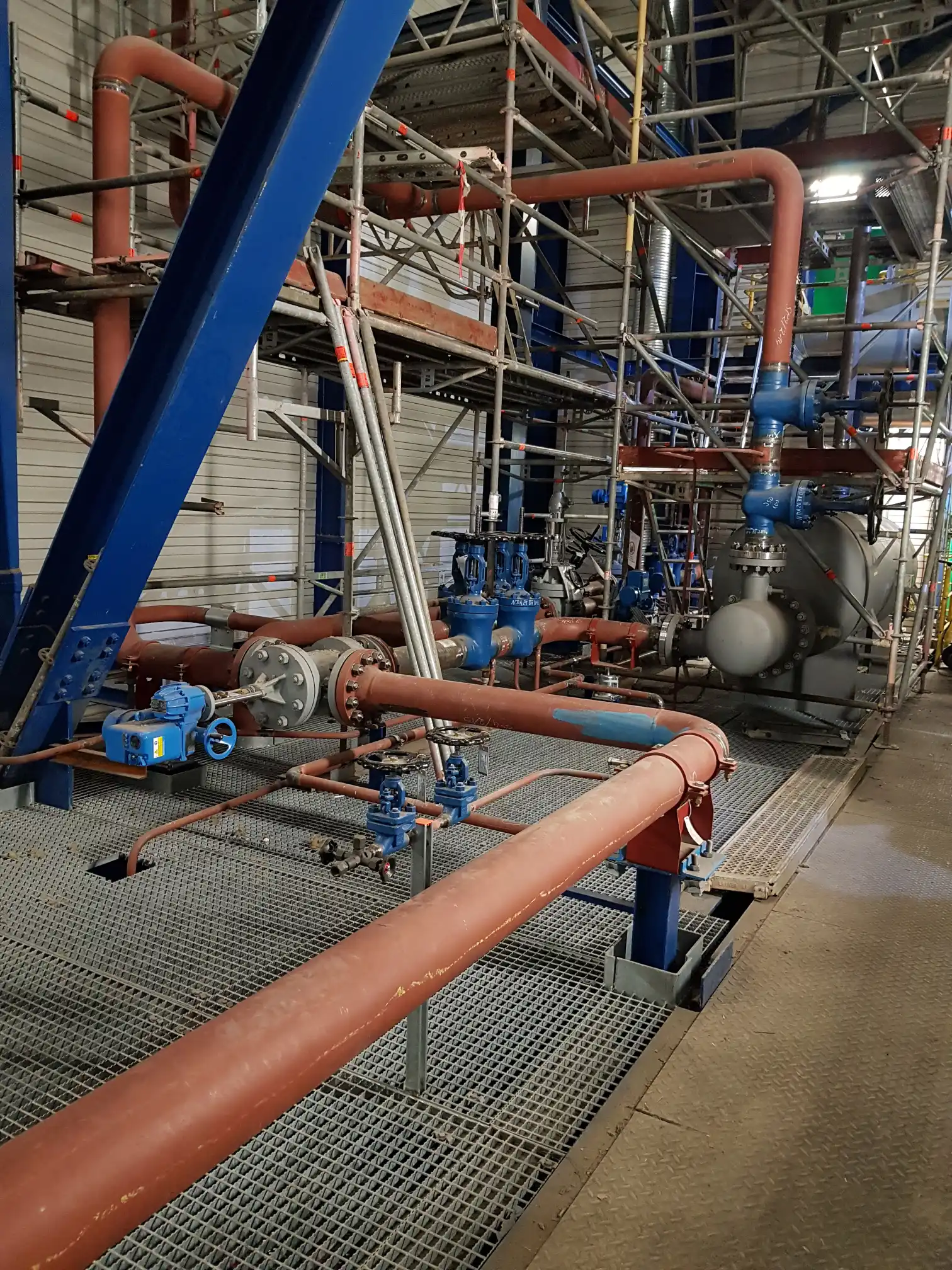Inwestycja - 2 wymienniki ciepła spalin komina MVV Leuna - instalacja wenatrz.webp